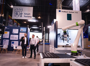 Ausstellungsstück in Messehalle Ausstellungsstück in Messehalle