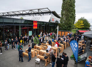 AMB-Besucher im Messepark AMB-Besucher im Messepark