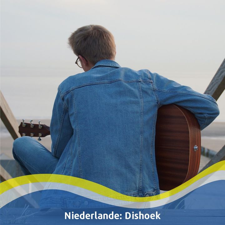 Dishoek, ein niederländisches Dorf an der Nordseeküste  - das ist der Urlaubstipp von Tim, dem musikalischen Neuzugang im CMT-Team. 👍 Hier kann man ganz entspannt von Strandpavillon zu Strandpavillon am Deich entlang spazieren und bei einer tollen Sich...