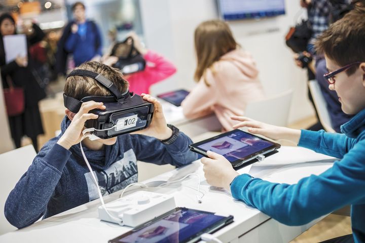 Happy World Teachers‘ Day! ?‍? Besonders in diesem Jahr stehen Lehrerinnen & Lehrer vor neuen Herausforderungen. Im Fokus: neue Unterrichtstechnologien ? Der Einsatz innovativer Technologien und digitaler Lehr- & Lernmethoden wird bei uns...