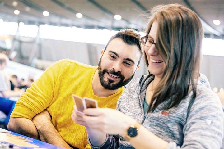 Spielspaß für zuhause ist besonders jetzt, während der kalten Herbsttage und im Teil-Lockdown, gefragt. Zeit, ein paar Spiele auszuprobieren. ?? Habt ihr schon mal TAP IT!, KAITŌ oder TEAM3 gespielt? Unter diesen 3 nominierten Spielen kürt u...