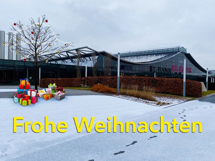 Wir wünschen euch ein frohes Weihnachtsfest! ??? Genießt die kommenden Feiertage und habt eine erholsame Zeit. ✨ Um so richtig für Weihnachtsstimmung zu sorgen, haben wir für euch die Lieblings-Weihnachtslieder unserer Kolleginnen und Ko...