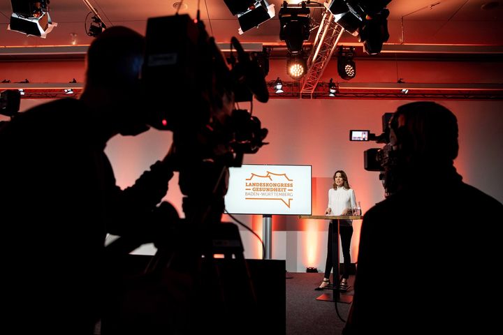 Heute live aus unserem Streaming-Studio im ICS: der 6. Landeskongress Gesundheit Baden-Württemberg. ? Unter dem Motto „Stresstest für unser Gesundheitswesen – was lernen wir aus der Corona-Krise?“ fanden Impuls- & Expertenvorträge sowie ein...