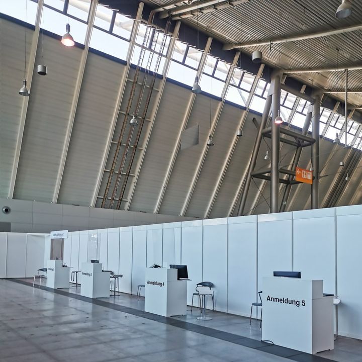 Das Kreis-Impfzentrum auf unserem Gelände ist startklar.
Wo sonst Wirtschaftsunternehmen und Aussteller ihre Produktpalette präsentieren, werden in den kommenden Monaten Tausende von Menschen gegen das Coronavirus geimpft.
Wir freuen uns, unser Know-...