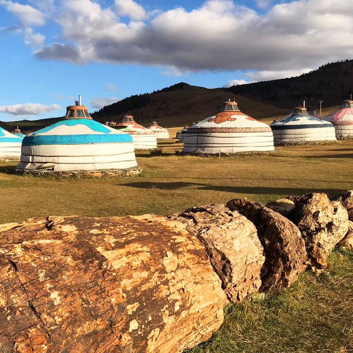 Wir haben einen Bildergruß von den Pressereisen der CMT - die Urlaubsmesse erhalten.🤩 Während Axel mit den JournalistInnen Eindrücke in der Mongolei gesammelt hat, war Verena mit PressevertreterInnen im Caravan in der Nationalparkregion Schwarzwald unt...
