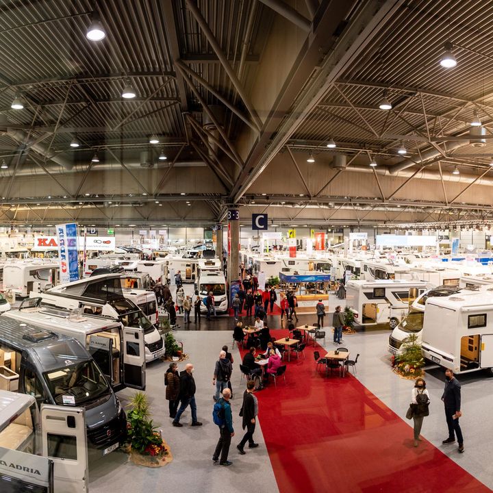 Fünf Tage lang sorgte die Touristik & Caravaning für positive Stimmung, Urlaubsgefühle und Fernweh in den Leipziger Messehallen.🏝️🚵‍♀️🚐 Bis einschließlich Sonntag nutzten rund 30.000 BesucherInnen die Möglichkeit sich bei 370 AusstellerInnen über mögli...
