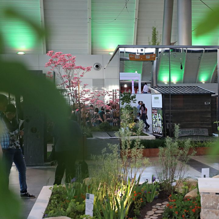 Inspiration für euer Grün gefällig?🌱Die GARTEN findet bei uns im Zuge der Frühjahrsmessen vom 21. bis 24. April statt. 
Freut euch auf eine thematische Vielfalt aus Pflanzenpracht, Wohnaccessoires und hochwertigen Möbeln, Dekoration und Grillprodukten....