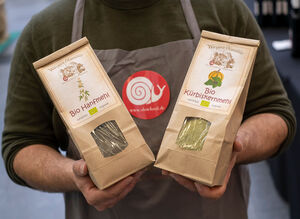 AustellerInnen präsentieren ihre Erzeugnisse, die nach der Slow Food Philosophie gut, sauber und fair hergestellt sind. Hochwertige Zutaten und traditionelles Handwerk machen diese Veranstaltung aus.