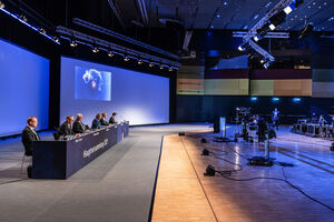 © Messe Stuttgart Redner der Hauptversammlung