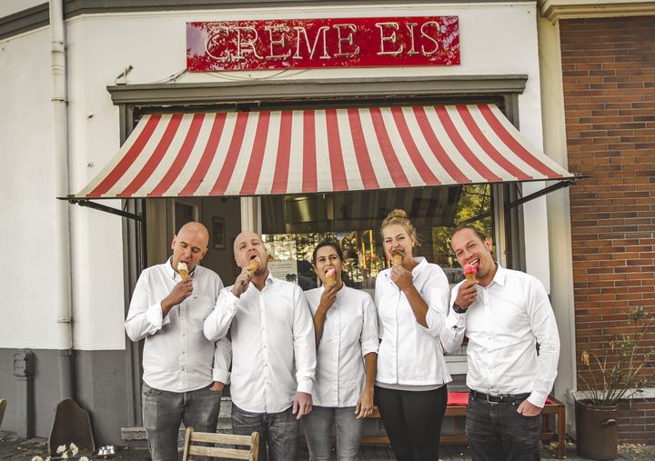 Creme Eis GmbH + Co. KG ist eine 2015 gegründete Wuppertaler Eismanufaktur. Auf Kundenwunsch entstehen neben den Klassikern individuelle Eiskreationen. ??
➡️Weitere Infos findet ihr in unseren Gelatissimo-News.
#Gelatissimo22 #iceicebaby #ei...