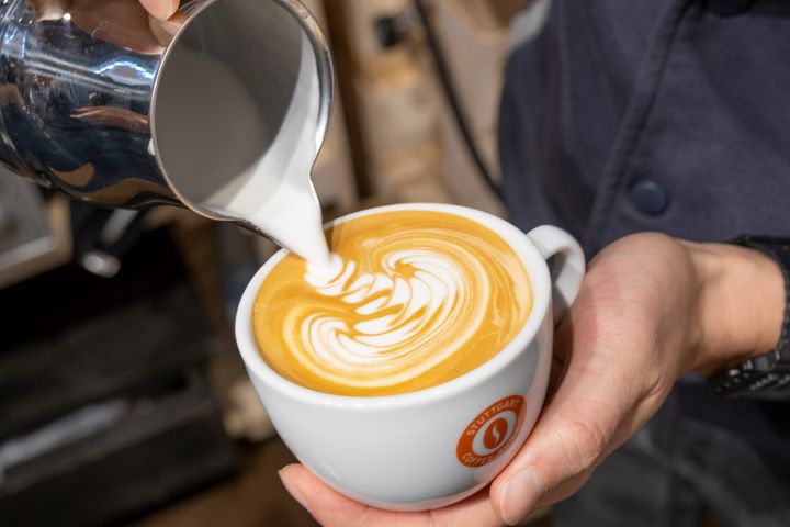 Empfehlenswert für Eisprofis, die einen Schwerpunkt ihres Geschäfts auf Kaffee setzen, ist der Stuttgart Coffee Summit, bei dem Wissenswertes von der Bohne bis zur Tasse in Verkostungen, Vorträgen und interaktiven Workshops vermittelt wird. Einmalig...