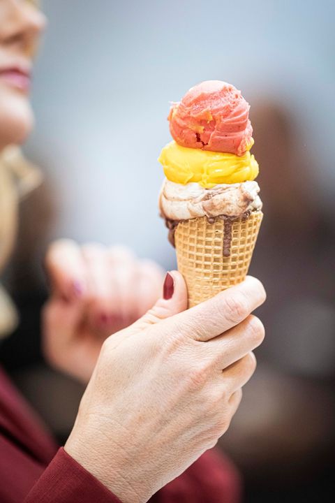 Heute feiern wir den Europäischen Tag des handwerklich hergestellten Speiseeises. ???? Hast du es gewusst? ?
Seit 2013 würdigen mehr als zwölf EU-Staaten am 24. März den Tag des #Gelato - oder eben den Europäischen Tag des handwerklich hergestellten Sp...