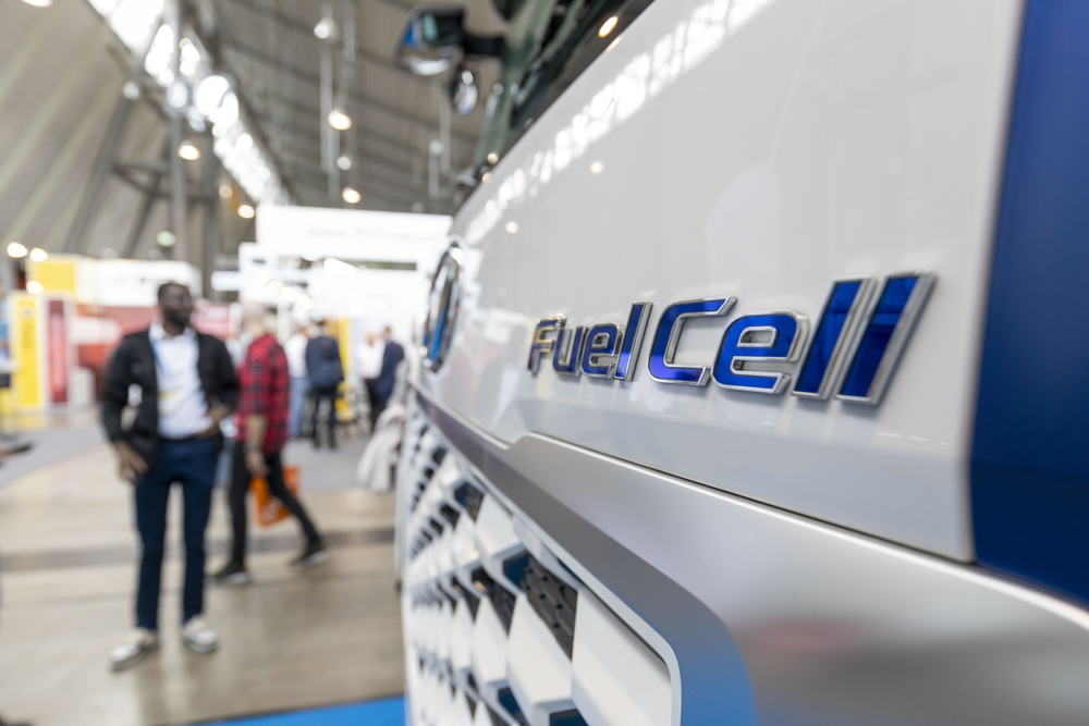 Decision-making aid for zero-emission bus drives: New publication from e-mobil BW