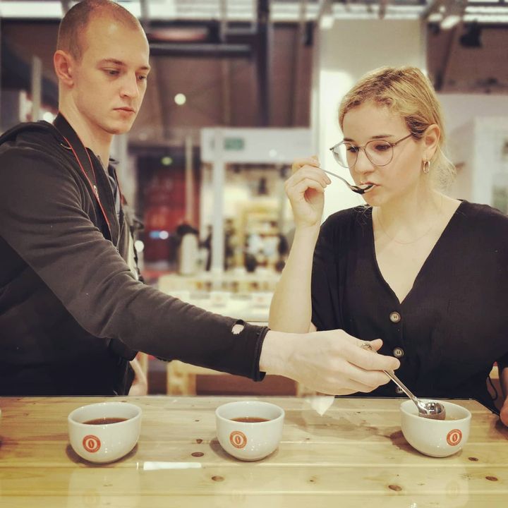 Beim CupTasting im Stuttgart Coffee Summit zeigt sich, welche Auswirkung Sorte, Verarbeitung und Zubereitung des Kaffees auf den Geschmack haben. ☕ Die ideale Vorbereitung ist ein Gang durch das AromaLabyrinth. ??
#intergastra2020 #dabeiseinist...