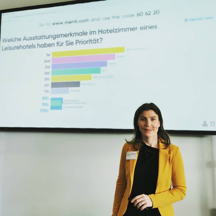 Volle Hütte beim Forum hotelbau. Was macht ein Hotel erfolgreich? Was wünschen sich die Gäste? Wo liegen die Prioritäten? Die Kollegen klären auf.
#hotelbau #dabeiseinistalles #Intergastra2020 #hotel #hoteldesign