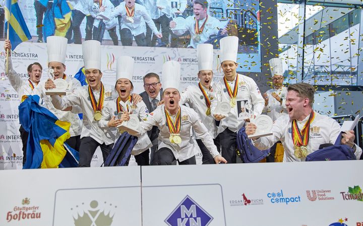 Am heutigen Welt-Olympiatag erinnern wir uns mit euch gerne an die IKA Culinary Olympics, die 2020 im Rahmen der #INTERGASTRA erstmalig in Stattgart stattfanden. ? 2024 fiebern wir wieder alle mit, wenn die Besten der Branche um die Wette kochen.
#Welt...