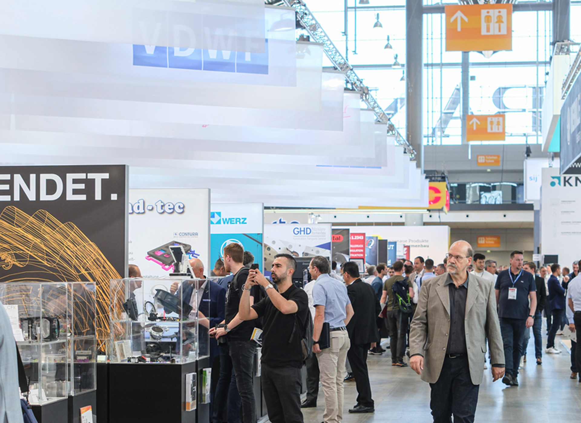Mittagessen am VDWF-Stand - 12:00 Uhr
