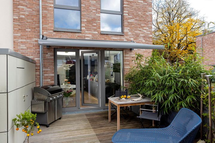 Eine ganz besondere Wegmarke: Vor kurzem ist eine Markise von markilux mit symbolischem Charakter auf die Reise nach Hamburg gegangen: Es ist die 1,5 millionste, die das Werk des Unternehmens verlassen hat. 
„Es ist ein tolles Gefühl, ein Produkt au...