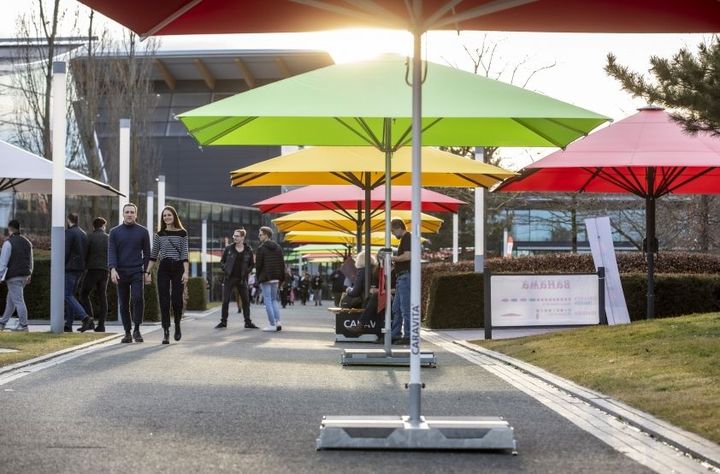 Die OUTDOOR. AMBIENTE. LIVING. gibt ab heute bis Sonntag, 24. April auf der GARTEN 2022 auf der Messe Stuttgart Einblicke in die Welt der Wetter- und Sonnenschutzsysteme. Freut euch auf ein informatives Vortragsprogramm, moderiert von Branchenexperte O...