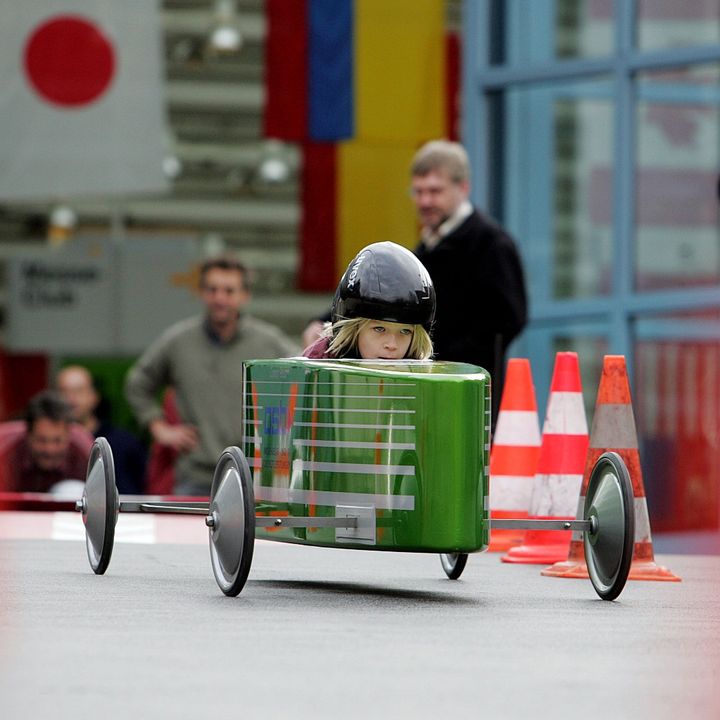 Wir suchen die schönsten Seifenkisten! ? Nutzt die Zeit zuhause und baut alleine, mit Freunden oder mit eurer Familie eine Seifenkiste. ? Dabei ist vor allem eure Kreativität gefragt. ? Die einzige Anforderung ist: Die Kiste muss fahren kön...