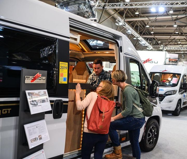 Wir starten voller Vorfreude in die nächste Messe-Saison! Ab sofort ist die Anmeldung für die Touristik & Caravaning 2022 möglich. Diese findet vom 16. bis 20. November auf der Leipziger Messe statt. Unsere Ausstellerinnen und Aussteller haben wir bere...